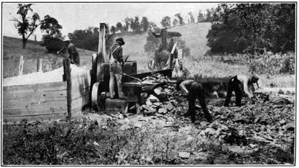 A Lime Pulver in Operation (Courtesy of the Jeffrey
Manufacturing Company)