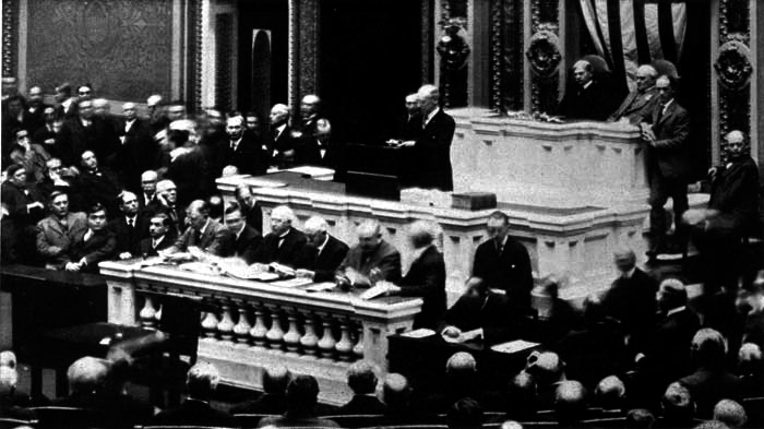 Mr. Wilson reading his first message to
Congress