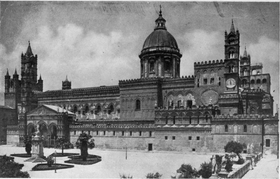 The blending of different architectural forms in the
Palermo Cathedral gives it charm.