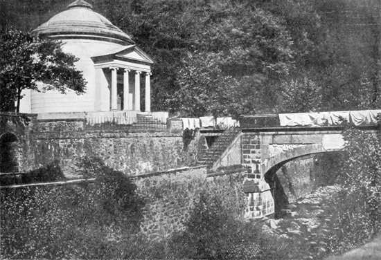 BAGNI DI LUCCA — PONTE A SERRAGLIO: CAPPELLA DEMIDOFF. (Fot. Spooner).