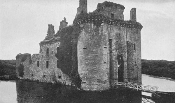 CAERLAVEROCK CASTLE.