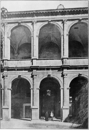 PALAZZO DI VENEZIA, ROME. COURTYARD.