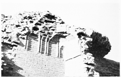 Fig. 134.—KHÂN KHERNÎNA, SETTING OF DOME.