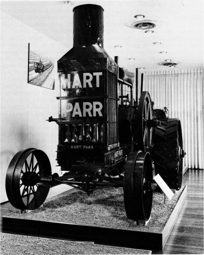 Figure 19.--Hart-Parr tractor of 1903, the third in line of the first commercial tractors.
(Catalog No. 220.)