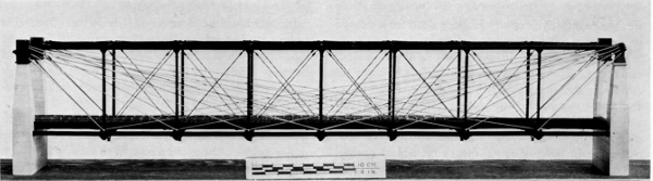 Figure 7.—Recent model of Bollman’s Winchester span.
Only two of the three lines of trussing are shown. The model is based on
Bollman’s published description and drawings of the structure. (USNM
318171; Smithsonian photo 46941.)