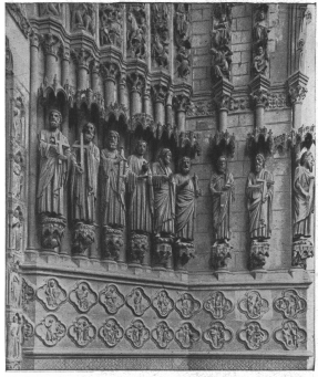 DETAILS OF CENTRAL PORCH (left-hand side)

The Apostles
are represented
in the following
order (from left
to right):

St. Peter, with
cross and keys.

St. Andrew,
with cross.

St. James, with
sword (recalling
his martyrdom),
and wallet.

St. John, with
beardless face,
holds a cup, out
of which comes a
serpent.

The last two,
with palm branch
and axe, have not
been identified.

The two prophets
on the right
are Isaiah (scroll)
and Jeremiah
(cross).

CENTRAL
PORCH
(left-hand
side).


