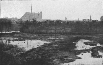 PANORAMA
OF
AMIENS
(as seen
from the
Boulevard
Beauvillé).
