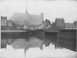To the right,

PONT
DE LA DODANE.

In the
background,
Place
Parmentier
entrance to the
Rue du Don.