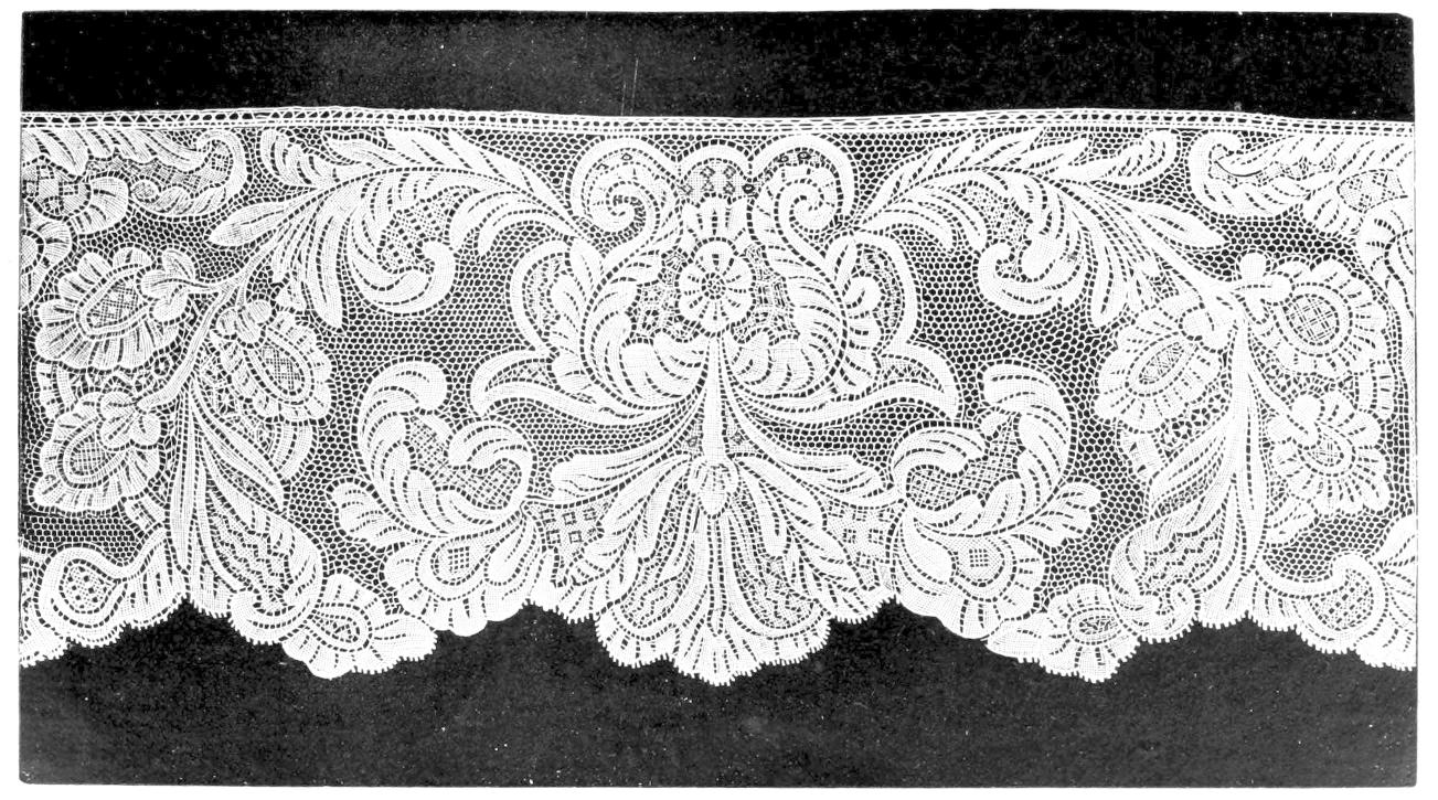Lace border with foliage design