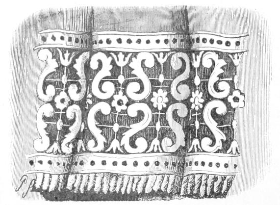 Lace with S motifs