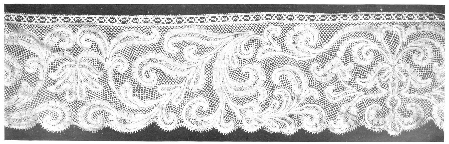 Border with foliage