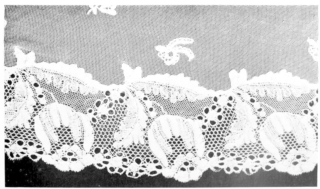 Lace edge with flowers